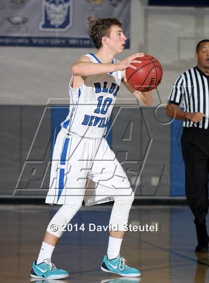 Thumbnail 3 in Rodriguez vs. Davis (Les Curry Invitational) photogallery.
