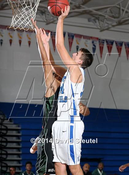 Thumbnail 1 in Rodriguez vs. Davis (Les Curry Invitational) photogallery.