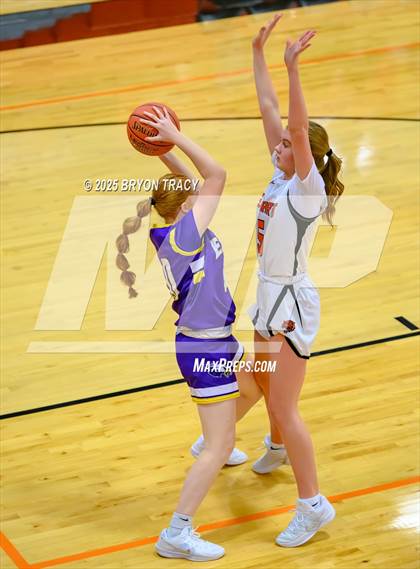 Thumbnail 2 in Eads vs. Elkhart photogallery.