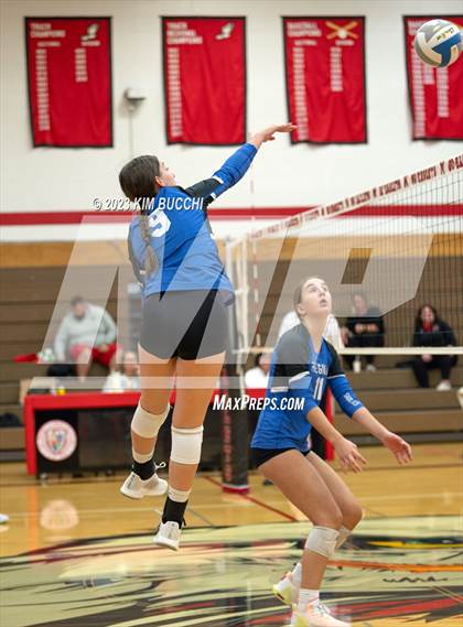 Thumbnail 3 in Shrine Catholic vs Regina (CHSL Cardinal Quarterfinal) photogallery.