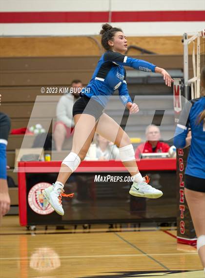 Thumbnail 2 in Shrine Catholic vs Regina (CHSL Cardinal Quarterfinal) photogallery.