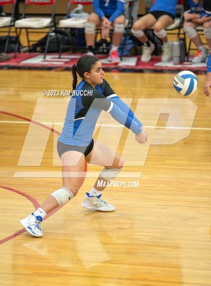 Thumbnail 2 in Shrine Catholic vs Regina (CHSL Cardinal Quarterfinal) photogallery.