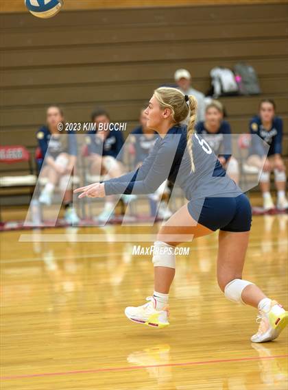 Thumbnail 3 in Shrine Catholic vs Regina (CHSL Cardinal Quarterfinal) photogallery.