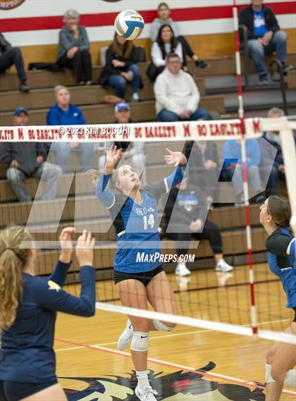 Thumbnail 2 in Shrine Catholic vs Regina (CHSL Cardinal Quarterfinal) photogallery.