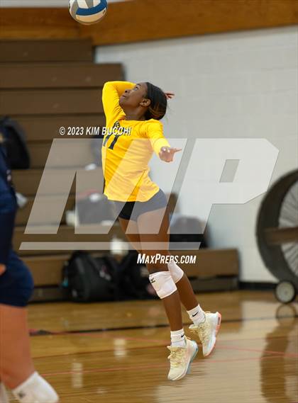 Thumbnail 1 in Shrine Catholic vs Regina (CHSL Cardinal Quarterfinal) photogallery.