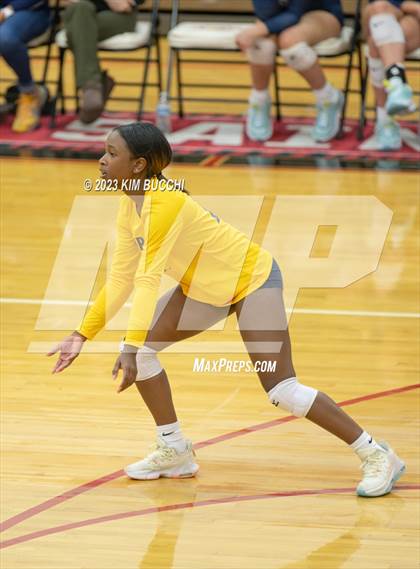Thumbnail 3 in Shrine Catholic vs Regina (CHSL Cardinal Quarterfinal) photogallery.