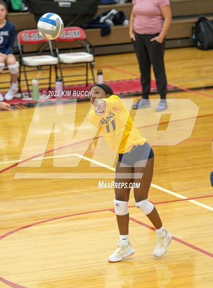Thumbnail 1 in Shrine Catholic vs Regina (CHSL Cardinal Quarterfinal) photogallery.