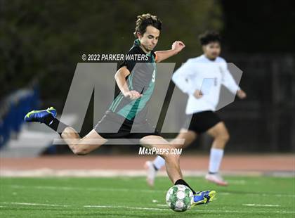 Thumbnail 1 in Bonnabel vs Benjamin Franklin (LHSAA Div II Regional) photogallery.