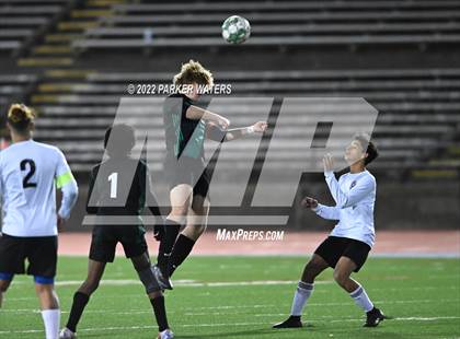 Thumbnail 1 in Bonnabel vs Benjamin Franklin (LHSAA Div II Regional) photogallery.