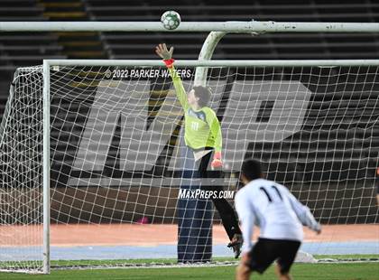Thumbnail 1 in Bonnabel vs Benjamin Franklin (LHSAA Div II Regional) photogallery.
