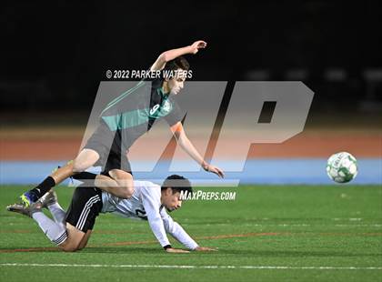 Thumbnail 3 in Bonnabel vs Benjamin Franklin (LHSAA Div II Regional) photogallery.