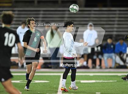 Thumbnail 3 in Bonnabel vs Benjamin Franklin (LHSAA Div II Regional) photogallery.