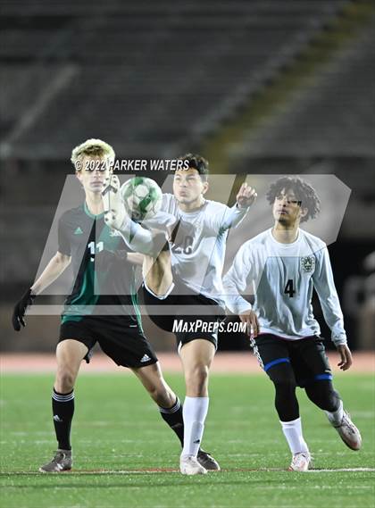 Thumbnail 2 in Bonnabel vs Benjamin Franklin (LHSAA Div II Regional) photogallery.