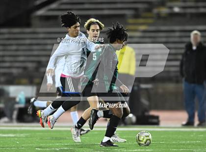 Thumbnail 2 in Bonnabel vs Benjamin Franklin (LHSAA Div II Regional) photogallery.