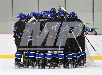 Thumbnail 2 in Hall vs. Masuk (CIAC DIII Quarterfinal) photogallery.