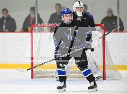 Thumbnail 2 in Hall vs. Masuk (CIAC DIII Quarterfinal) photogallery.
