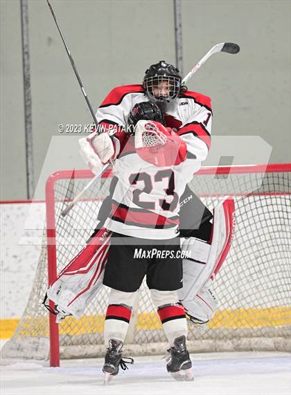 Thumbnail 2 in Hall vs. Masuk (CIAC DIII Quarterfinal) photogallery.