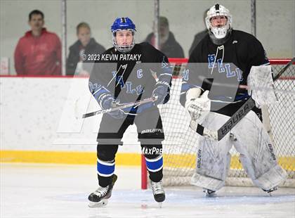 Thumbnail 3 in Hall vs. Masuk (CIAC DIII Quarterfinal) photogallery.