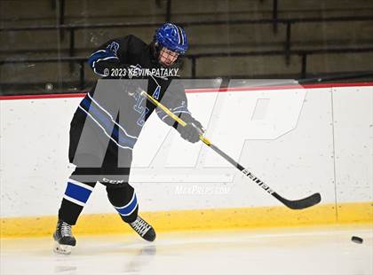 Thumbnail 2 in Hall vs. Masuk (CIAC DIII Quarterfinal) photogallery.