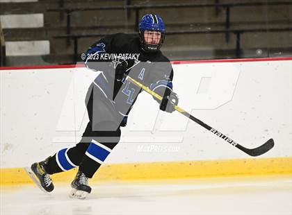 Thumbnail 2 in Hall vs. Masuk (CIAC DIII Quarterfinal) photogallery.