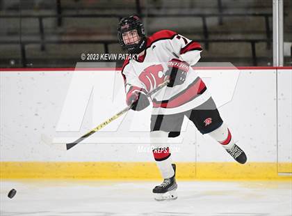 Thumbnail 3 in Hall vs. Masuk (CIAC DIII Quarterfinal) photogallery.