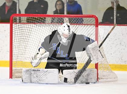 Thumbnail 1 in Hall vs. Masuk (CIAC DIII Quarterfinal) photogallery.