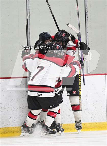 Thumbnail 2 in Hall vs. Masuk (CIAC DIII Quarterfinal) photogallery.