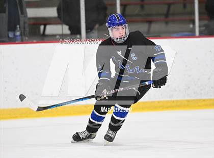 Thumbnail 1 in Hall vs. Masuk (CIAC DIII Quarterfinal) photogallery.
