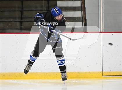 Thumbnail 3 in Hall vs. Masuk (CIAC DIII Quarterfinal) photogallery.