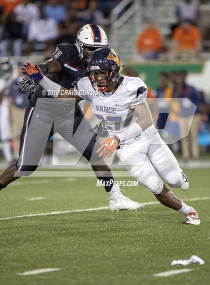 Thumbnail 3 in Mallard Creek vs. Zebulon B. Vance photogallery.
