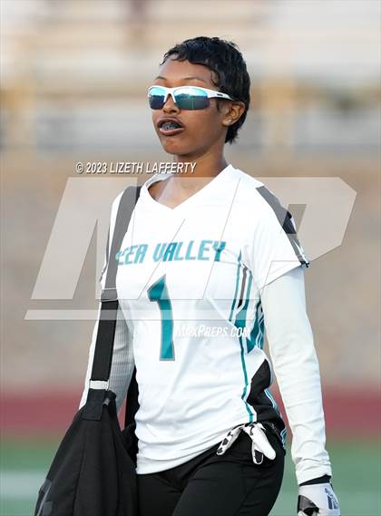 Thumbnail 1 in Antioch vs. Deer Valley photogallery.