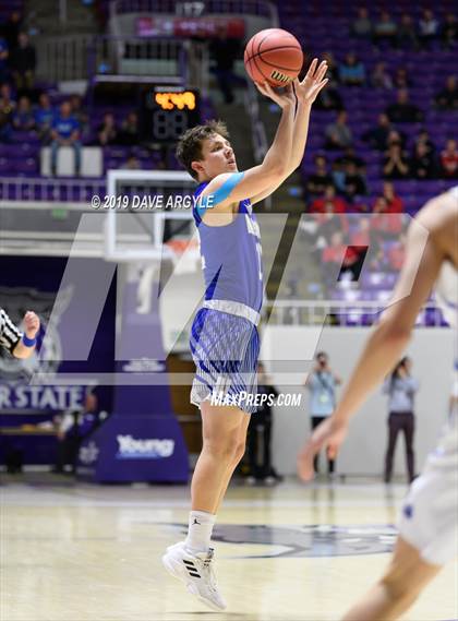 Thumbnail 1 in Fremont vs. Pleasant Grove (UHSAA 6A Semifinal) photogallery.