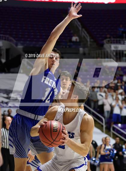 Thumbnail 2 in Fremont vs. Pleasant Grove (UHSAA 6A Semifinal) photogallery.