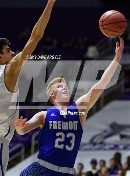 Thumbnail 3 in Fremont vs. Pleasant Grove (UHSAA 6A Semifinal) photogallery.