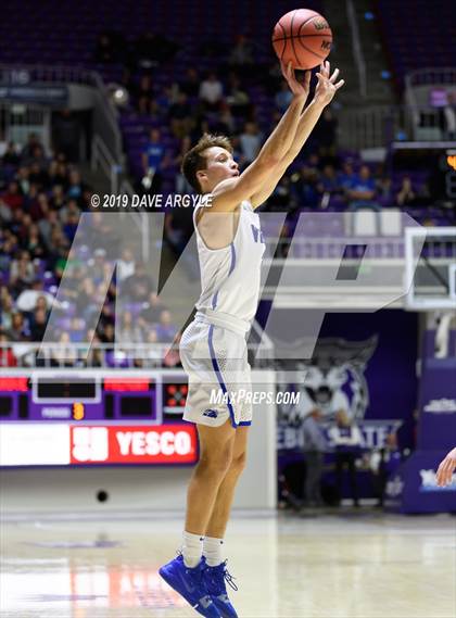 Thumbnail 1 in Fremont vs. Pleasant Grove (UHSAA 6A Semifinal) photogallery.