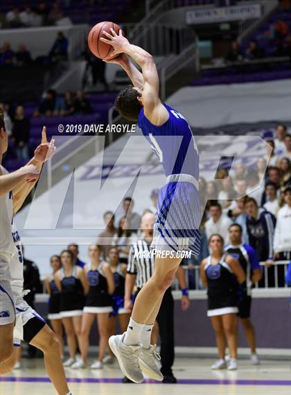 Thumbnail 2 in Fremont vs. Pleasant Grove (UHSAA 6A Semifinal) photogallery.