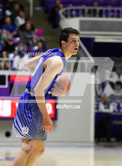Thumbnail 3 in Fremont vs. Pleasant Grove (UHSAA 6A Semifinal) photogallery.