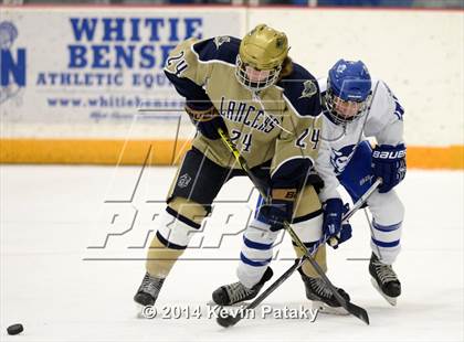 Thumbnail 3 in Notre Dame Catholic vs. West Haven (West Haven Christmas D1 2nd Place) photogallery.