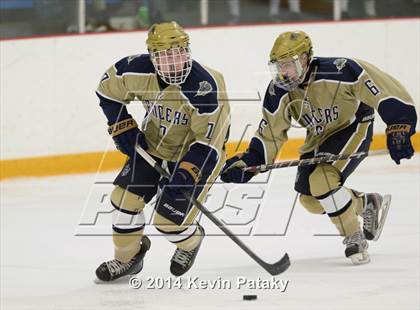 Thumbnail 3 in Notre Dame Catholic vs. West Haven (West Haven Christmas D1 2nd Place) photogallery.