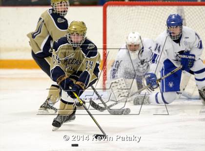 Thumbnail 2 in Notre Dame Catholic vs. West Haven (West Haven Christmas D1 2nd Place) photogallery.