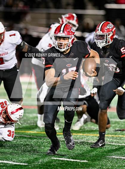 Thumbnail 3 in Woodward Academy vs. Gainesville (GHSA 6A Quarterfinal) photogallery.
