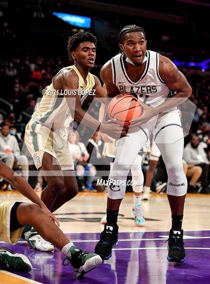 Thumbnail 2 in Sierra Canyon vs. St. Vincent-St. Mary (The Chosen 1's Invitational) photogallery.