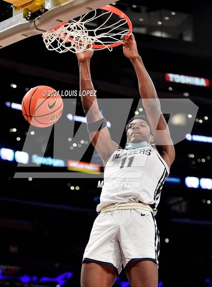 Thumbnail 1 in Sierra Canyon vs. St. Vincent-St. Mary (The Chosen 1's Invitational) photogallery.