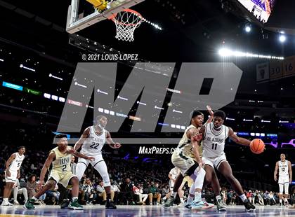Thumbnail 2 in Sierra Canyon vs. St. Vincent-St. Mary (The Chosen 1's Invitational) photogallery.