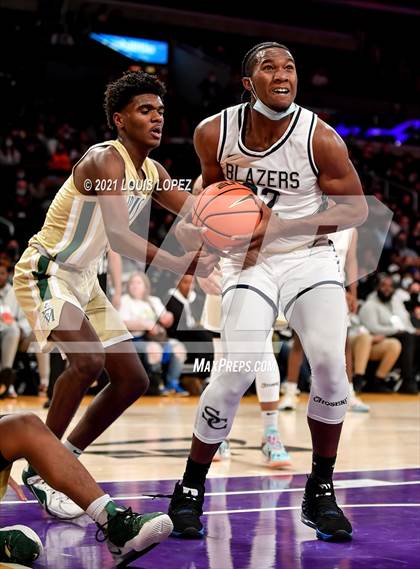 Thumbnail 3 in Sierra Canyon vs. St. Vincent-St. Mary (The Chosen 1's Invitational) photogallery.
