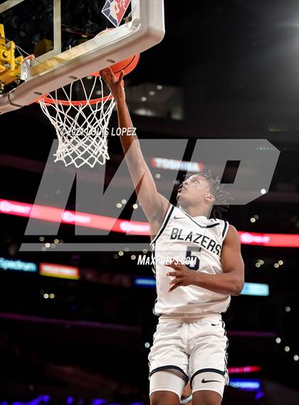 Thumbnail 3 in Sierra Canyon vs. St. Vincent-St. Mary (The Chosen 1's Invitational) photogallery.