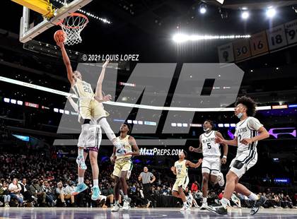 Thumbnail 2 in Sierra Canyon vs. St. Vincent-St. Mary (The Chosen 1's Invitational) photogallery.