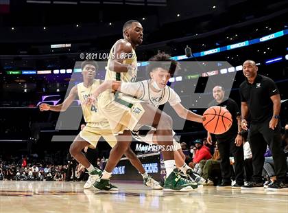 Thumbnail 3 in Sierra Canyon vs. St. Vincent-St. Mary (The Chosen 1's Invitational) photogallery.