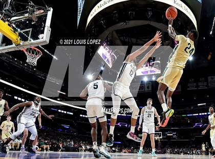 Thumbnail 1 in Sierra Canyon vs. St. Vincent-St. Mary (The Chosen 1's Invitational) photogallery.
