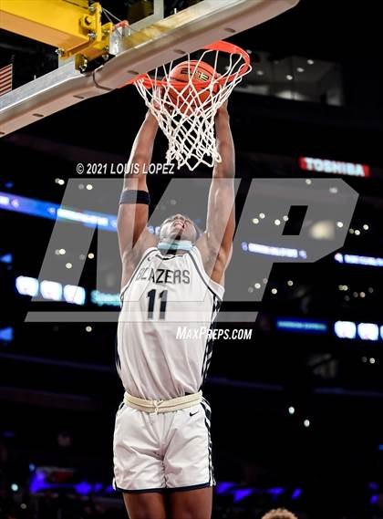 Thumbnail 2 in Sierra Canyon vs. St. Vincent-St. Mary (The Chosen 1's Invitational) photogallery.